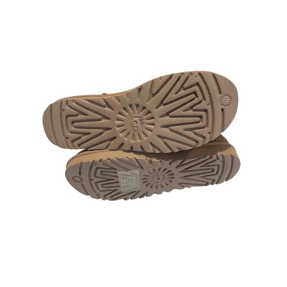 UGG Classic Mini UGG Rubber Logo Boots Women's Size 10 EU 41 Cozy Warm MSRP $160 - Picture 5 of 8